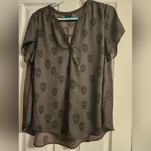 Torrid skull top size 2